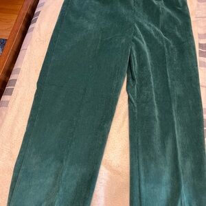 Alfred Dunner Ladies Green Courderoy Look Pull On Pants Suze 10. NWT
